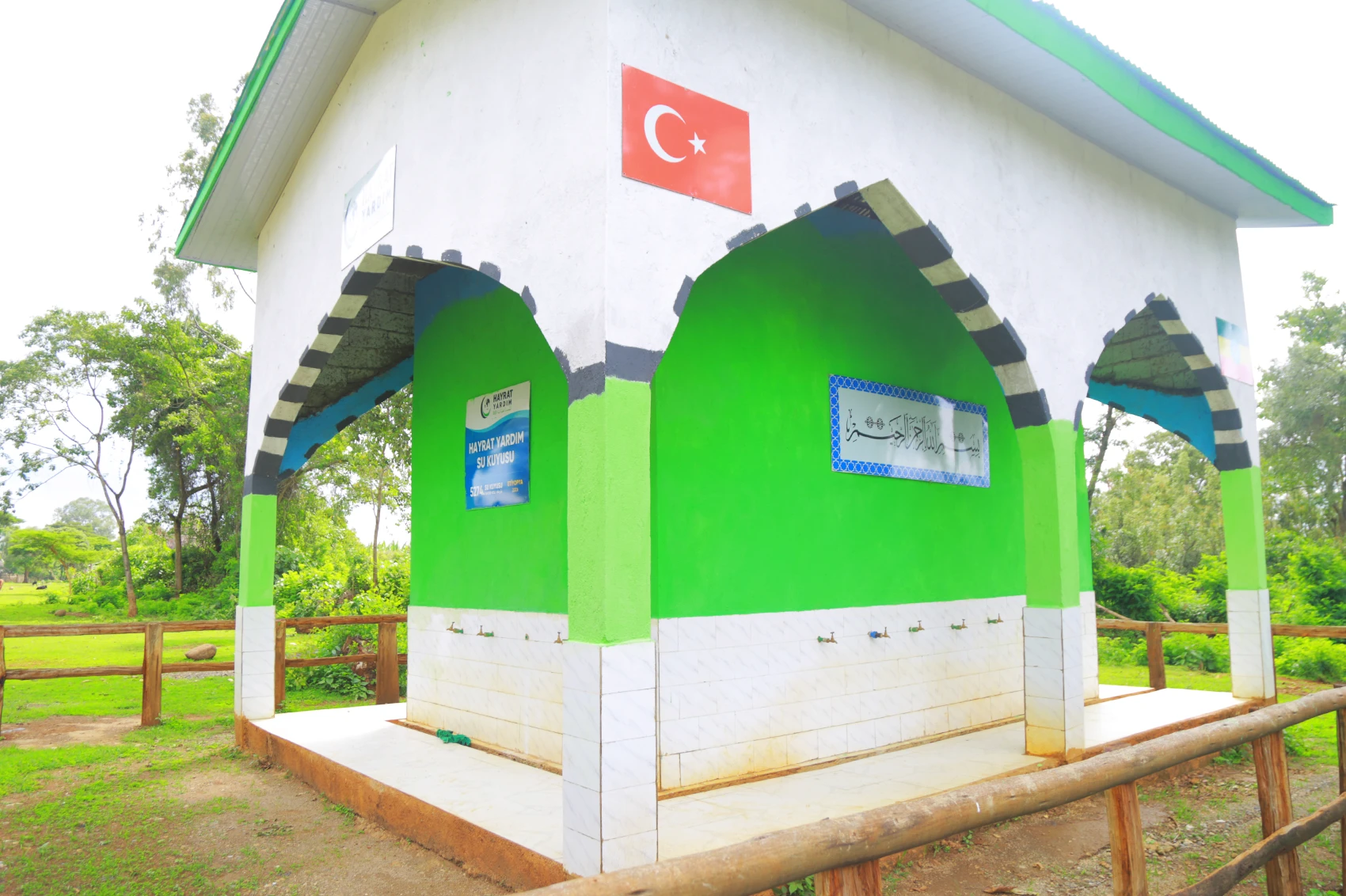 Etiyopya Güneş Enerjili ve Depolu Su Kuyusu